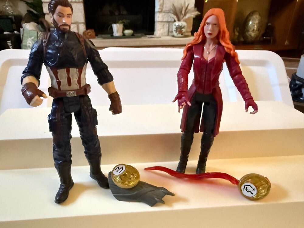 Hasbro Marvel Avengers Infinity War Captain America and Scarlet Witch Action Fig